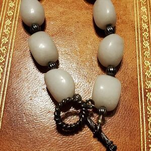 Notinlist Women's White and Cream Jewellery